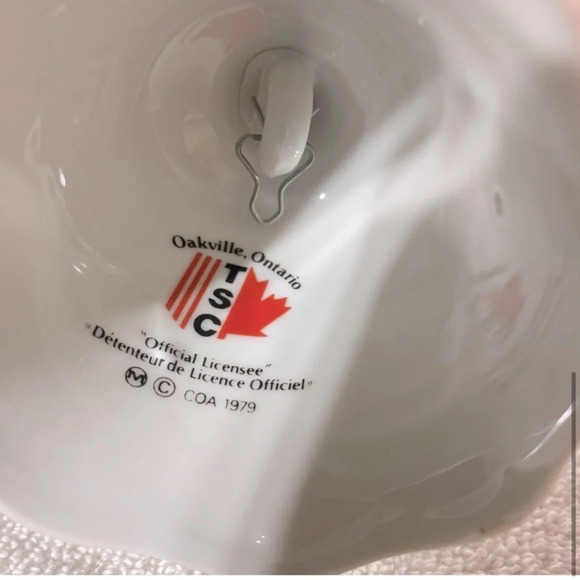 Vintage Calgary Olympics  1988 Ceramic Souvenir Bell - Picture 7 of 12
